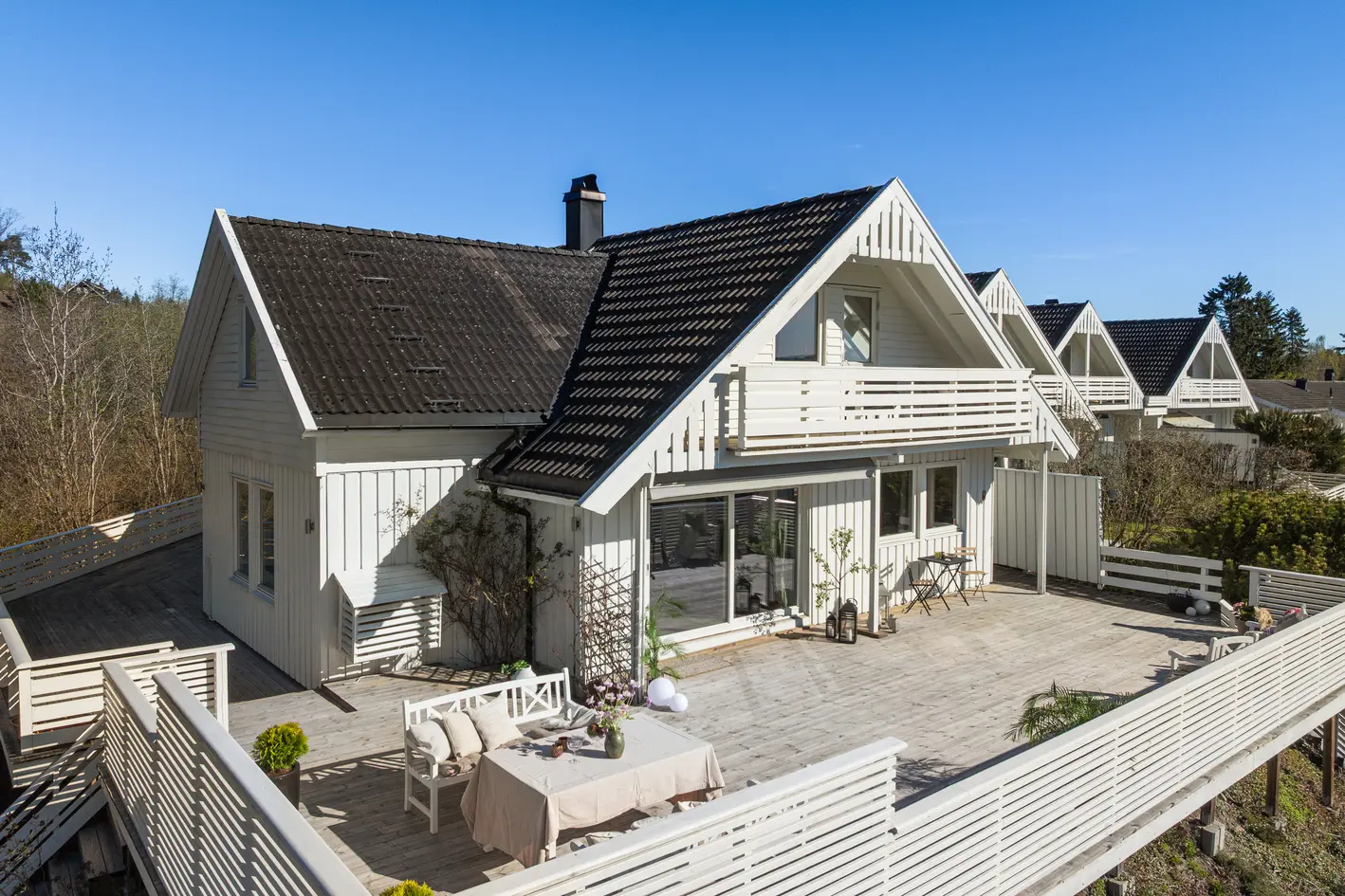 Innholdsrik familiebolig med 4 sov. | Stor, solrik terrasse | Rolig og attraktiv beliggenhet nær sjøen og Vollen sentrum photo 5