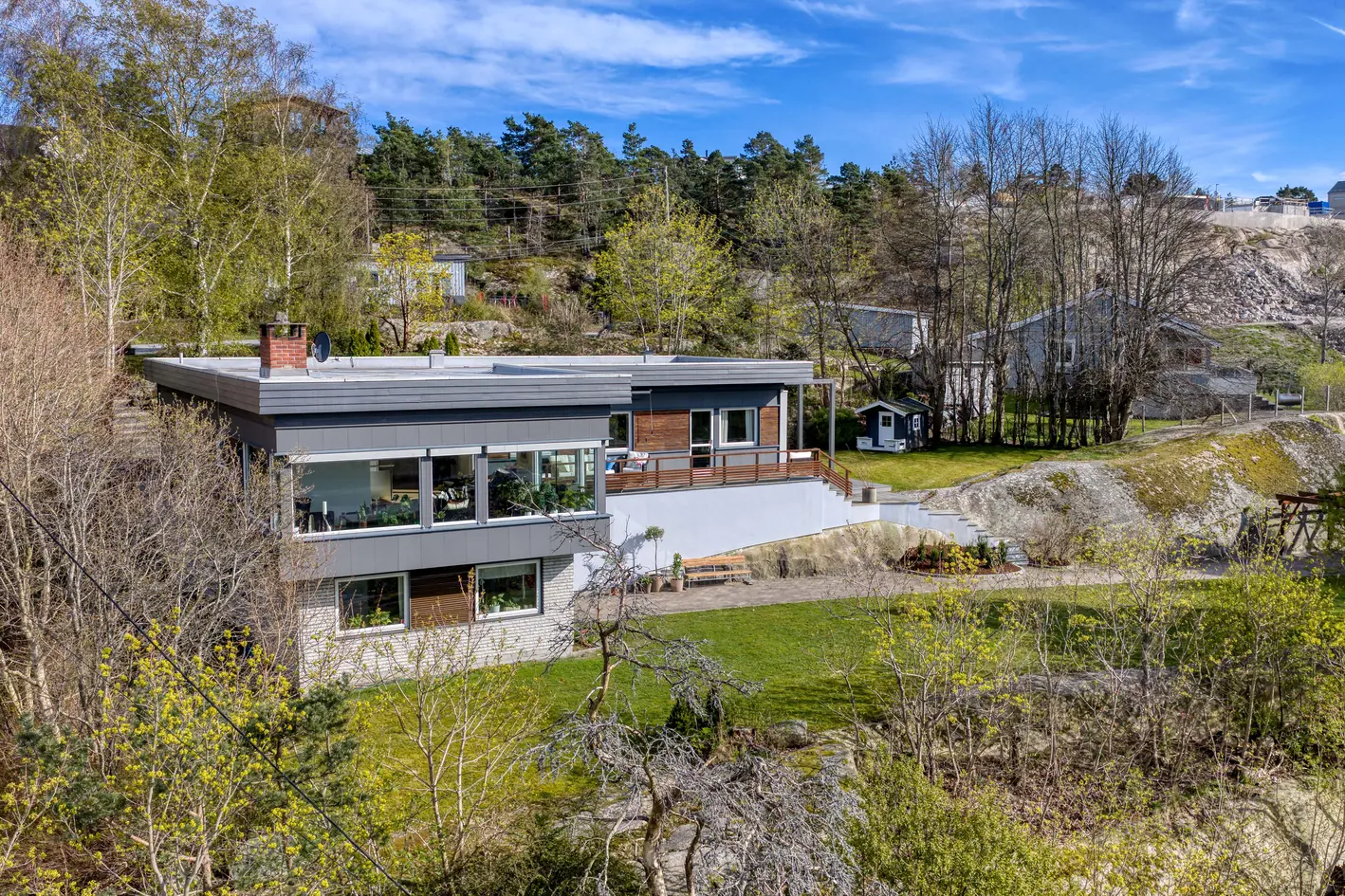 Arkitektegnet, elegant og innholdsrik 60-talls villa - ved Skrenten på Begby photo 2