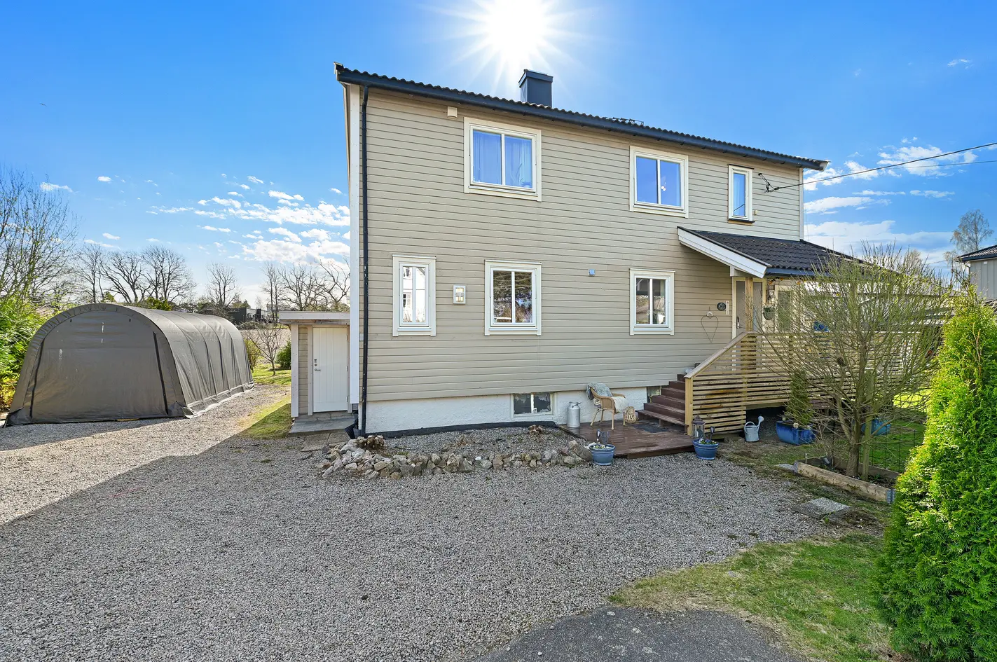 Romslig enebolig med sentral beliggenhet på Hafslund - Garasje og carport photo 4