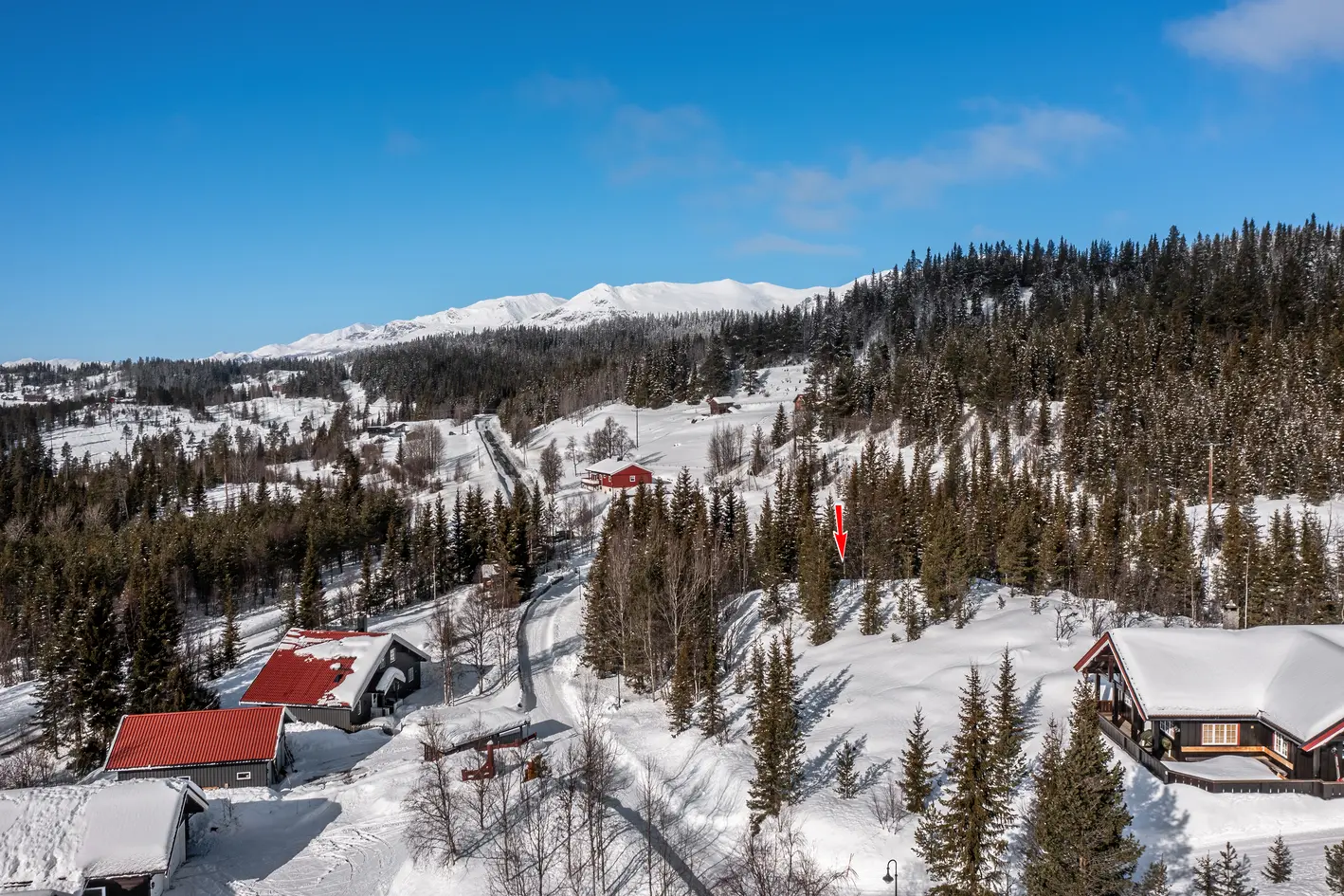Flott eneboligtomt med gode utsikts og solforhold. Naturskjønt, rolig
område. photo 4