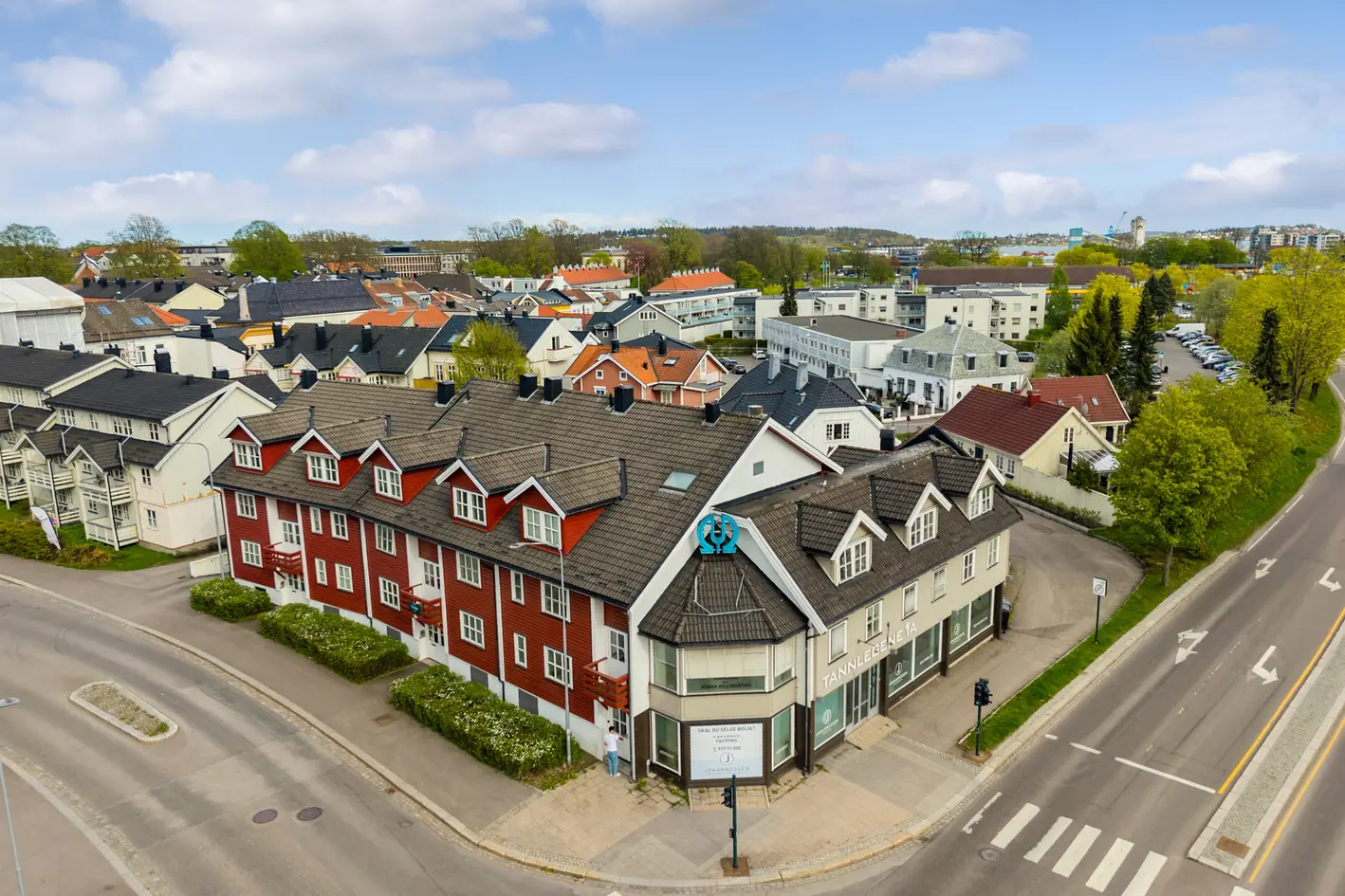Innbydende 2-roms leilighet med stor og skjermet uteplass og garasjeplass – sentralt i Tønsberg sentrum