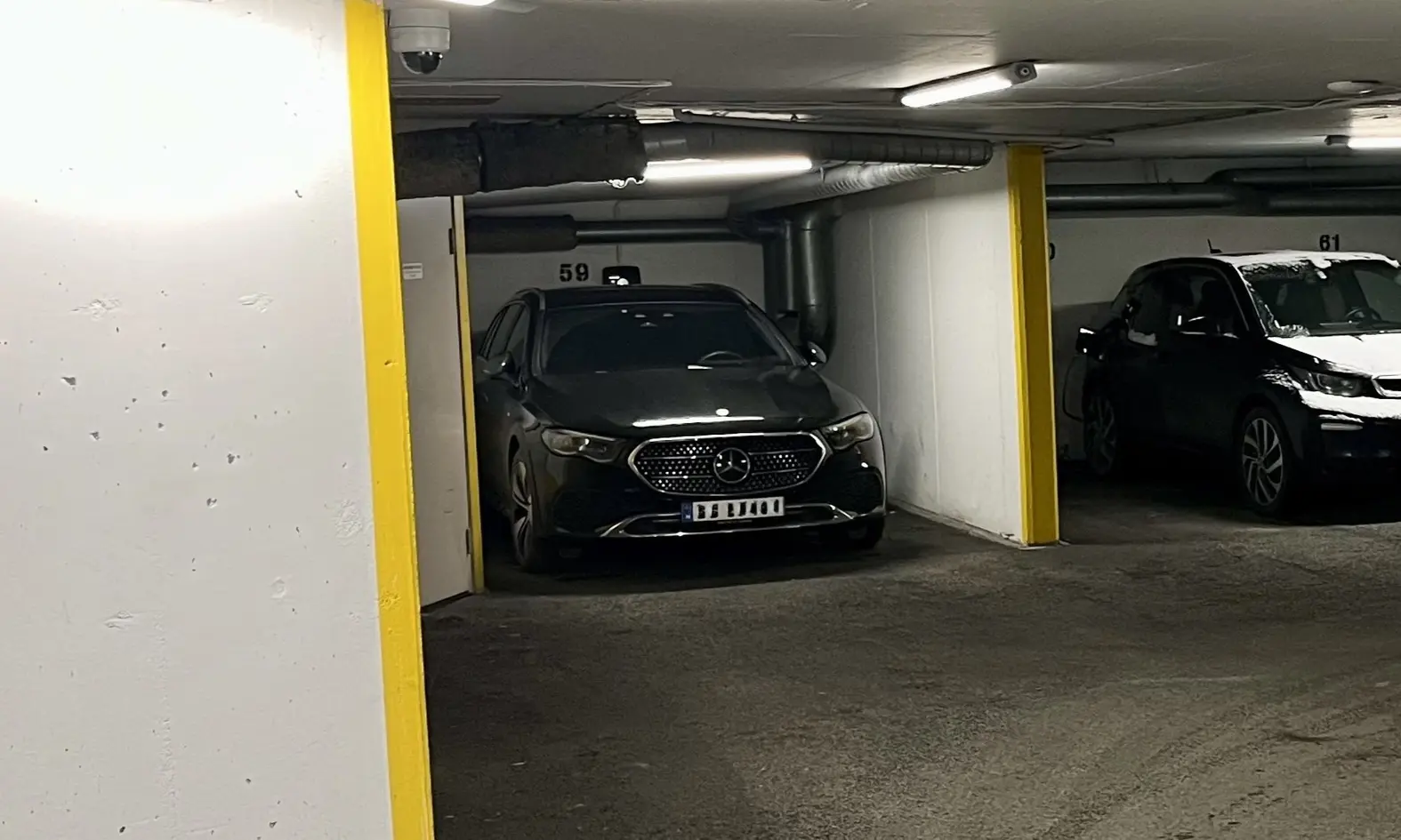 Flott parkeringsplass med elbil-lader i et oppvarmet og lukket garasjeanlegg | Sentralt på Frogner! photo 1