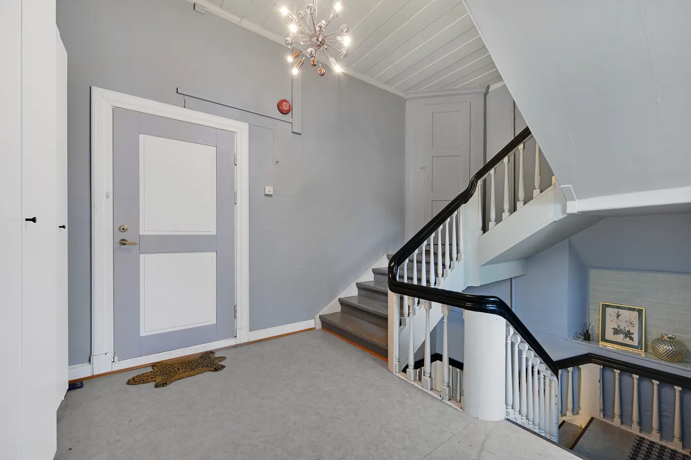Meget innbydende, selveid hjørneleilighet i 2. etasje på Karljohansvern. Stort loft med potensiale. Egen parkeringsplass photo 4