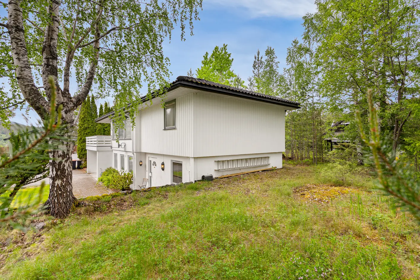 Velholdt enebolig på solrik tomt | Skjermet beliggenhet mot skogsområde | 2 bad (2022) | Garasje | Barnevennlig nabolag! - More