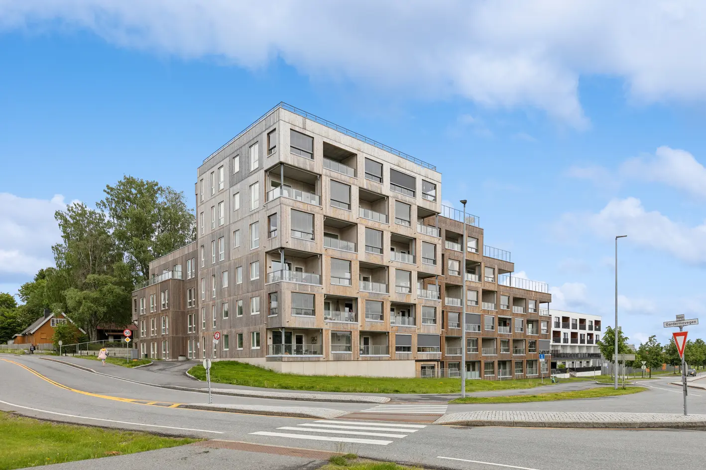 Moderne 3-roms selveierleilighet med gangavstand til sentrum! Garasjeplass | Balkong | Fjernvarme inkl i felleskostnader, jessheim