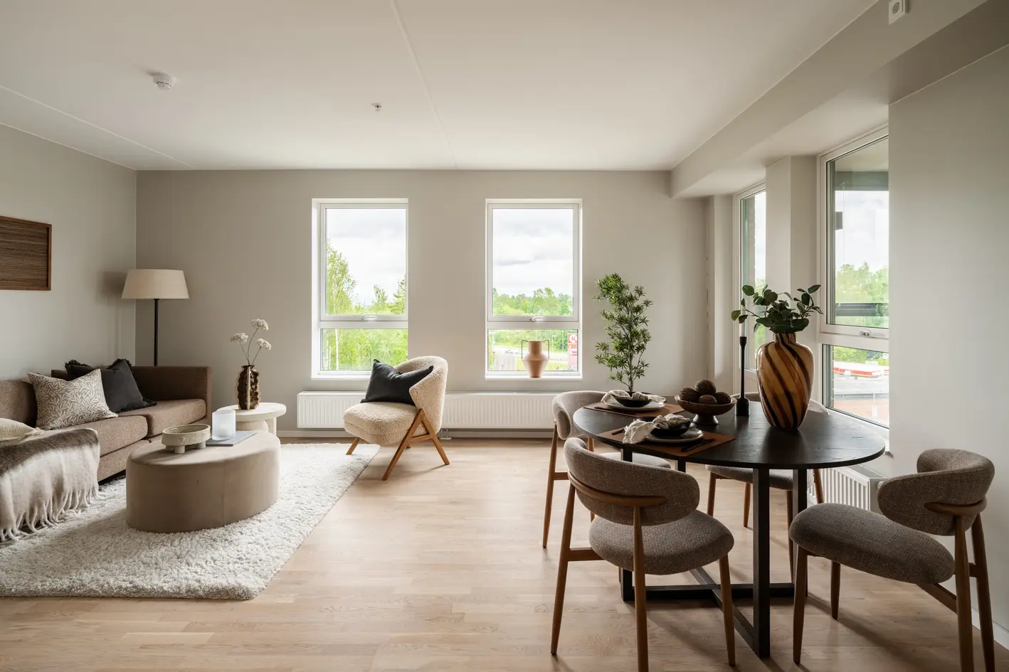 Helt ny og ubrukt 3-roms med god planløsning, moderne innredningsvalg og innglasset balkong. Mulighet for garasje*