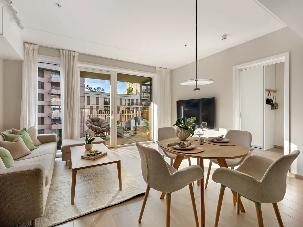 Lekker og gjennomgående 3-roms med vestvendt balkong I Bygg fra 2023 I Fantastisk felles takterrasse I Heisadkomst, oslo