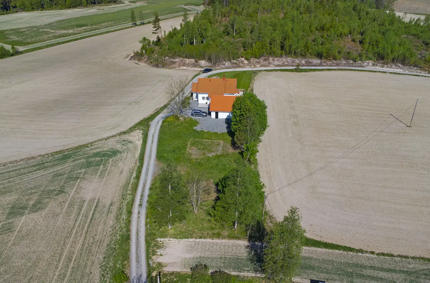 Solrik tomt i idylliske Degernes! Landlig beliggenhet med kort vei til sentrum – klar for ditt nye prosjekt photo 2