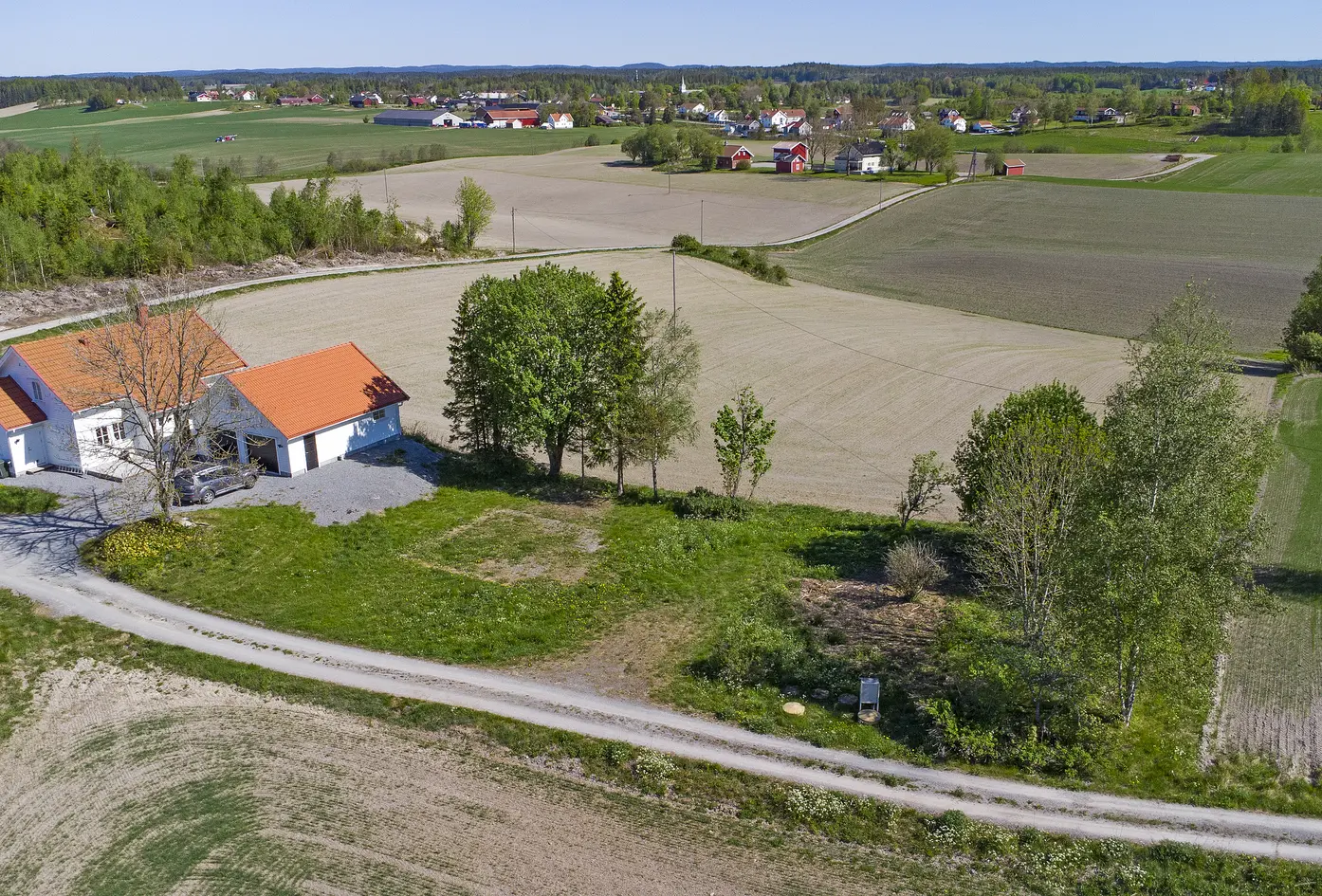 Solrik tomt i idylliske Degernes! Landlig beliggenhet med kort vei til sentrum – klar for ditt nye prosjekt photo 1