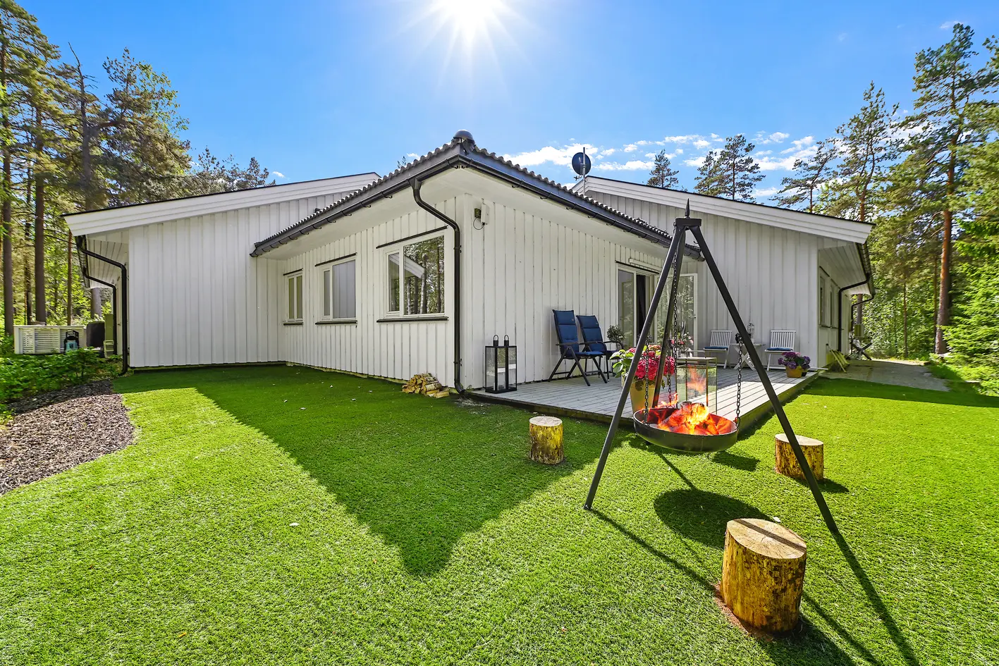 Pen selveierleilighet på ett plan med unik vindusløsning i stue - 3 sov - Usjenert beliggenhet ved golfklubb - MÅ SEES photo 5