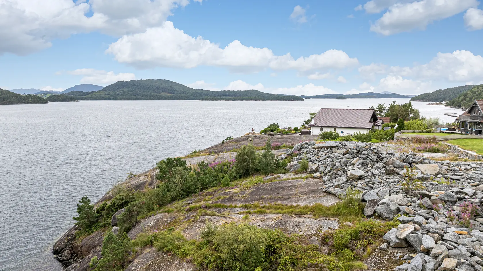 Stor utviklingseiendom på ca. åtte mål regulert til både kons. og fri boligbebyggelse. Ureg. tilleggstomt. photo 3