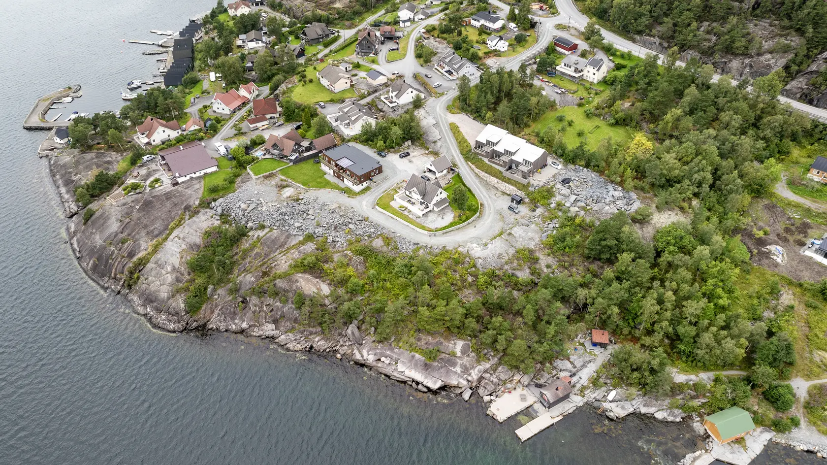Stor utviklingseiendom på ca. åtte mål regulert til både kons. og fri boligbebyggelse. Ureg. tilleggstomt. photo 2