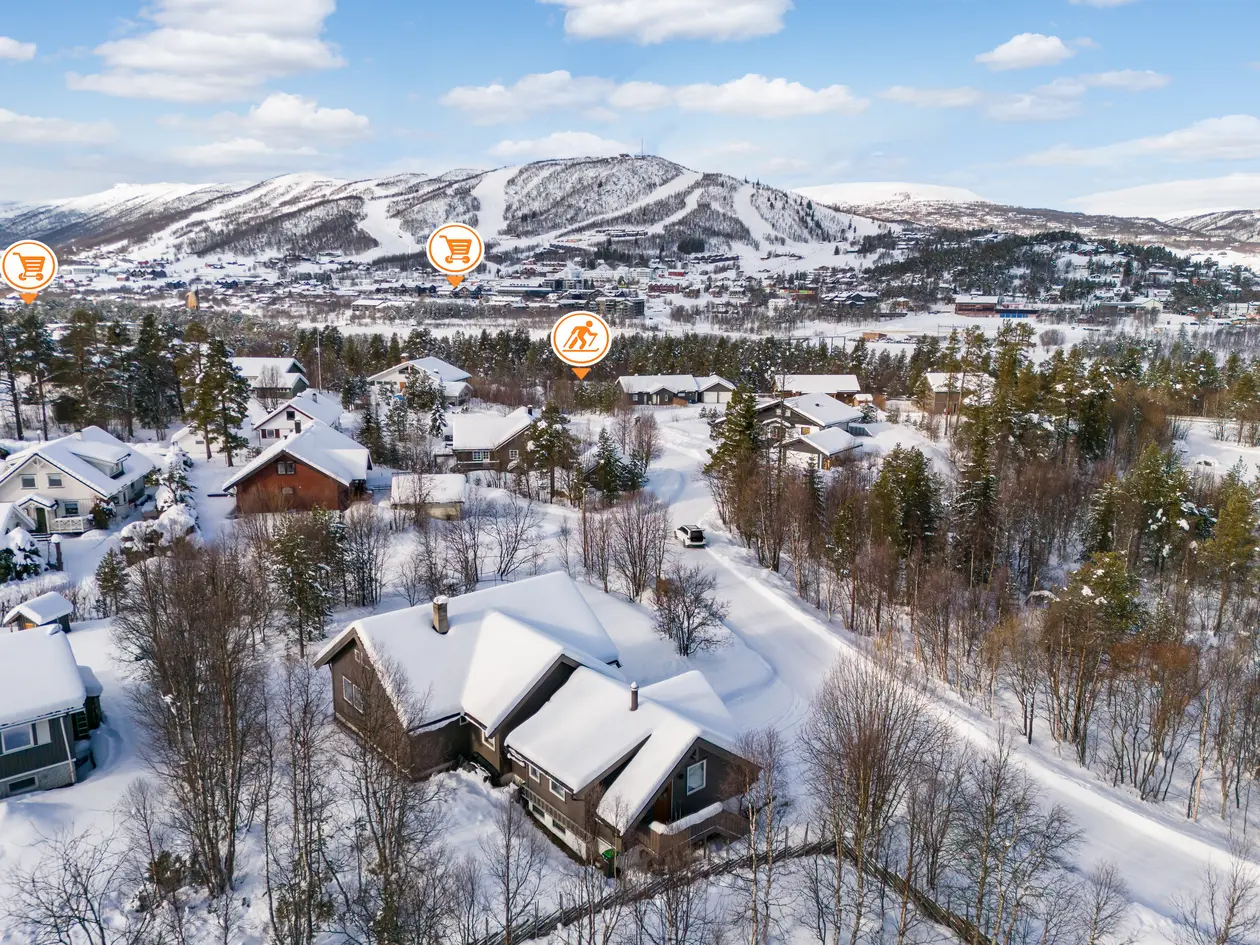 Stor, innholdsrik og spennende eiendom i attraktivt området i Vestlia - 7 soverom - Dobbel garasje - Godkjent utleiedel photo 4