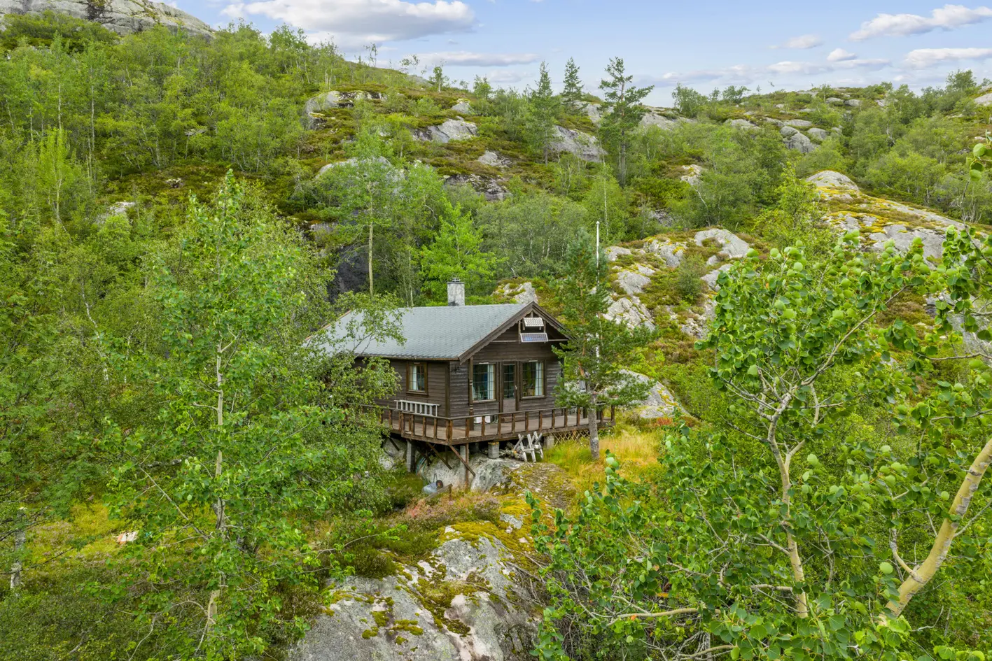Sjarmerende og enkel hytte - et fristed i naturskjønne omgivelser, tjørhom