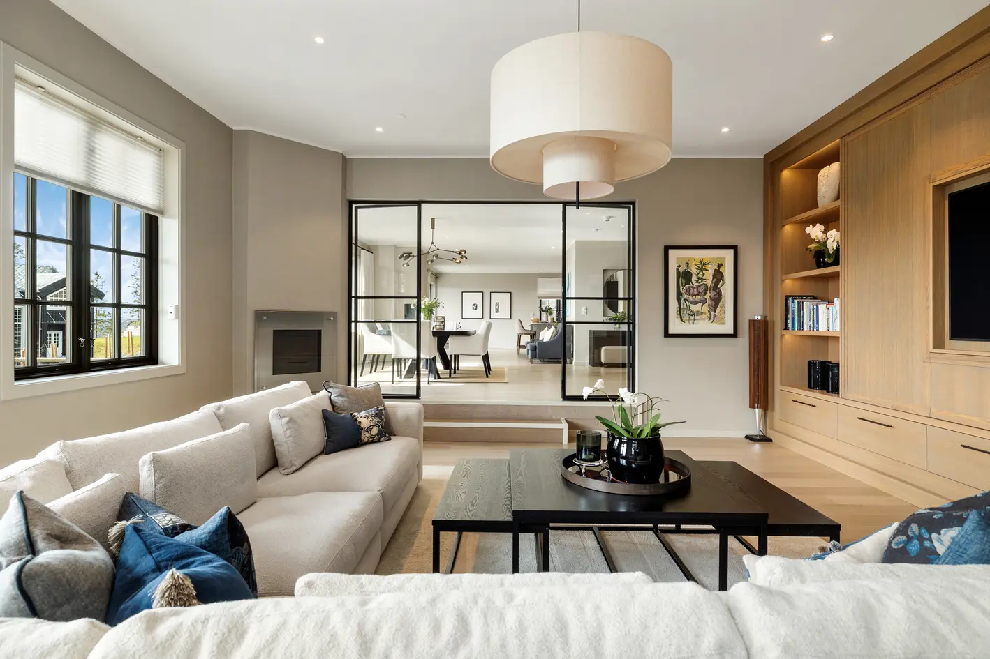 Holmenkollens vestside - 297 m² over to plan | Panoramautsikt | Gjestedel, heis og dobbeltgarasje | Vannbåren gulvvarme photo 3
