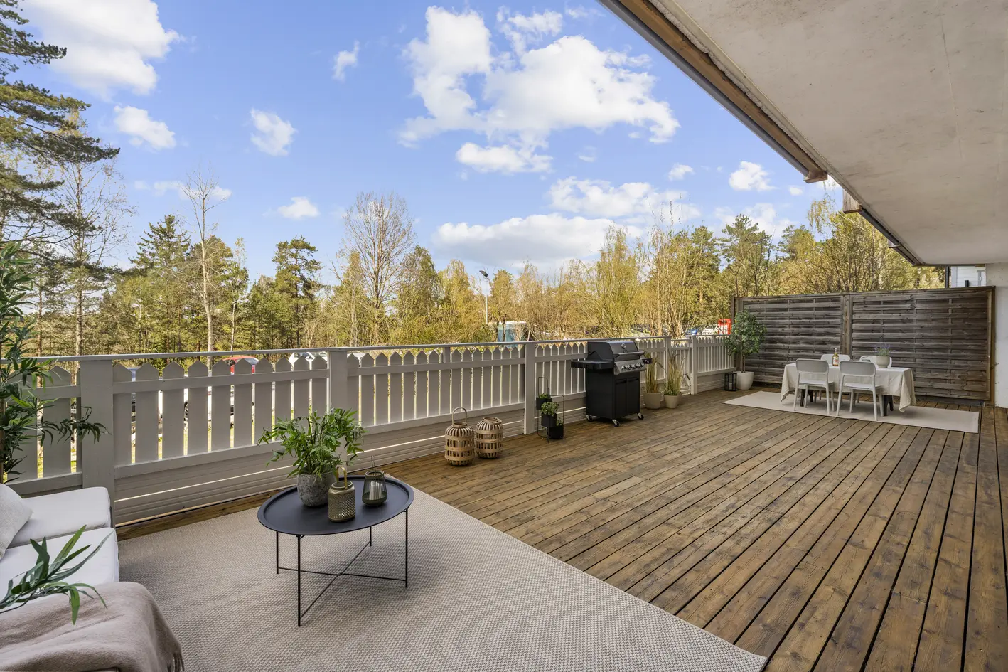 Lys og romslig 3-roms leilighet | Stor vestvendt terrasse | Meget gode solforhold | Rolig og barnevennlig område photo 2