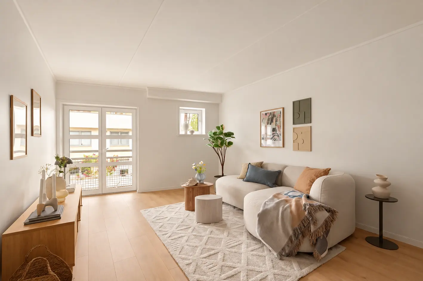 Stilren og innbydende 3-roms med attraktiv beliggenhet – Oppgradert 2025/26 – Garasjeplass – Fransk balkong – Heis photo 4
