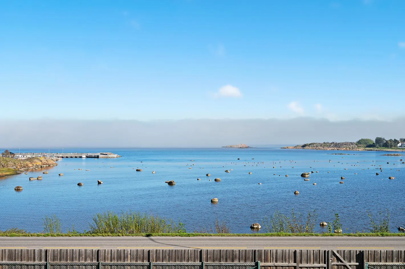 Enebolig med renoveringsbehov på stor & fabelaktig tomt rett ved sjøen med fantastisk utsikt - gode utviklingsmuligheter photo 4