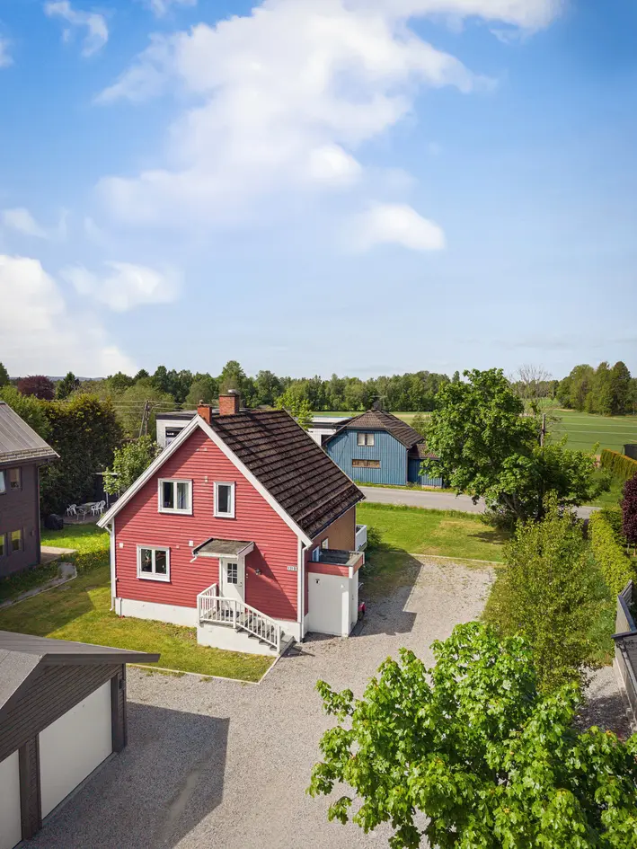 Innholdsrik enebolig på Vinterbro m/ 5 soverom!| Solrik terrasse og stor hage! | Rolige og grønne omgivelser. photo 3