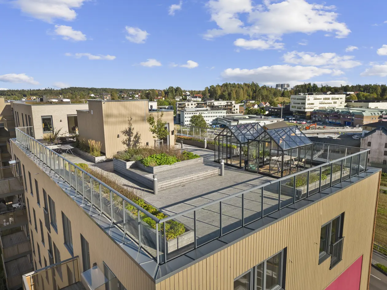 Ny toppleilighet fra 2024 m/stor takterrasse (31 kvm) & gode solforhold. Heis & flotte fellesfasiliteter. Flytt rett inn photo 4