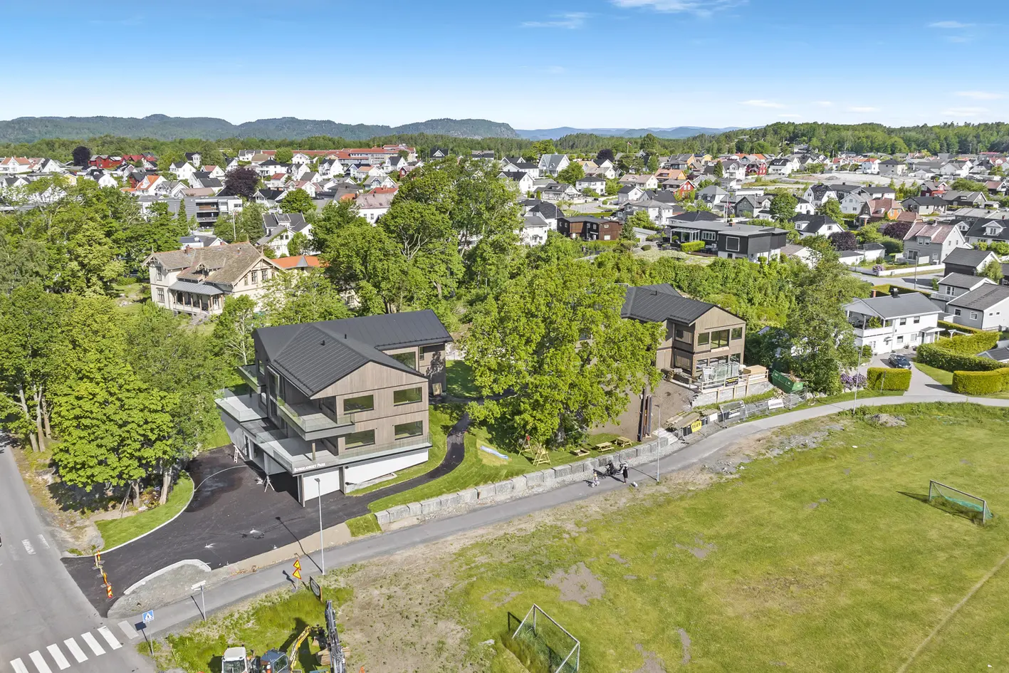 Eksklusiv, ny leilighet med høy standard og praktisk planløsning - 3 soverom - solrik veranda med utsikt - direkte heis photo 4