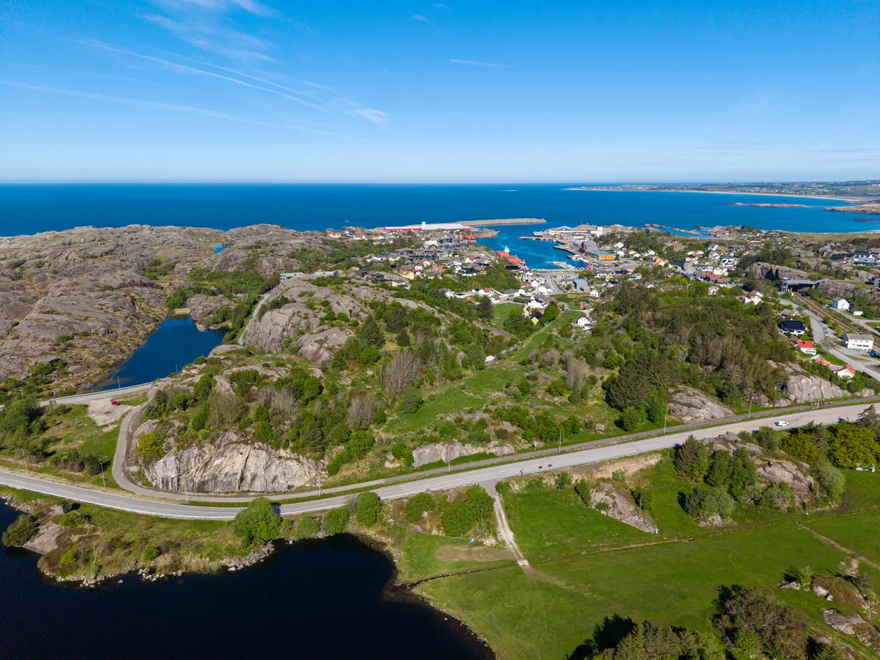 Unik eiendom sentralt i Sirevåg på 76 mål. Foreligger regulering for prosjektert utbygging. photo 3