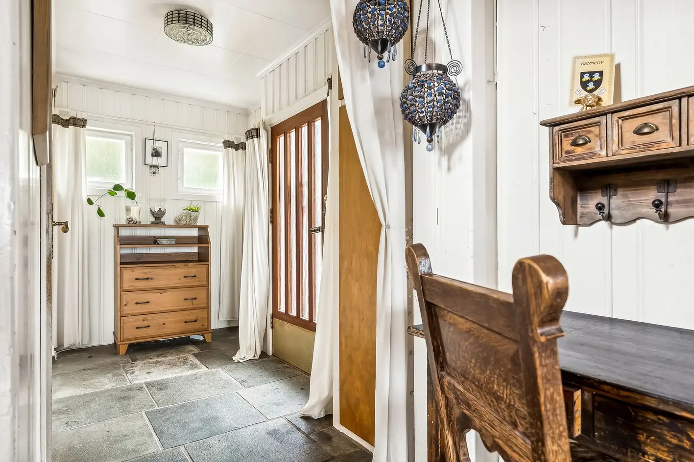 Fantastisk eiendom med unik utsikt mot Mjøsa|2,6 mål med optimale solforhold |Låve med muligheter| Moderniseringsbehov! photo 5