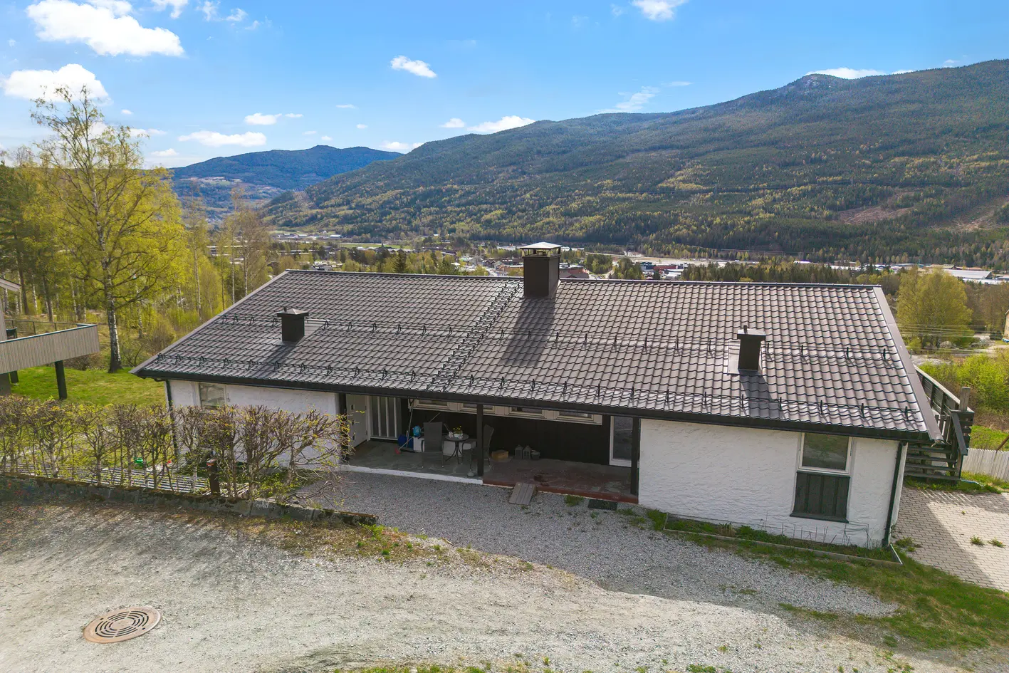 Halvpart av vertikaldelt tomannsbolig over to plan med sentrumsnær beliggenhet, fin utsikt og gode solforhold! photo 4