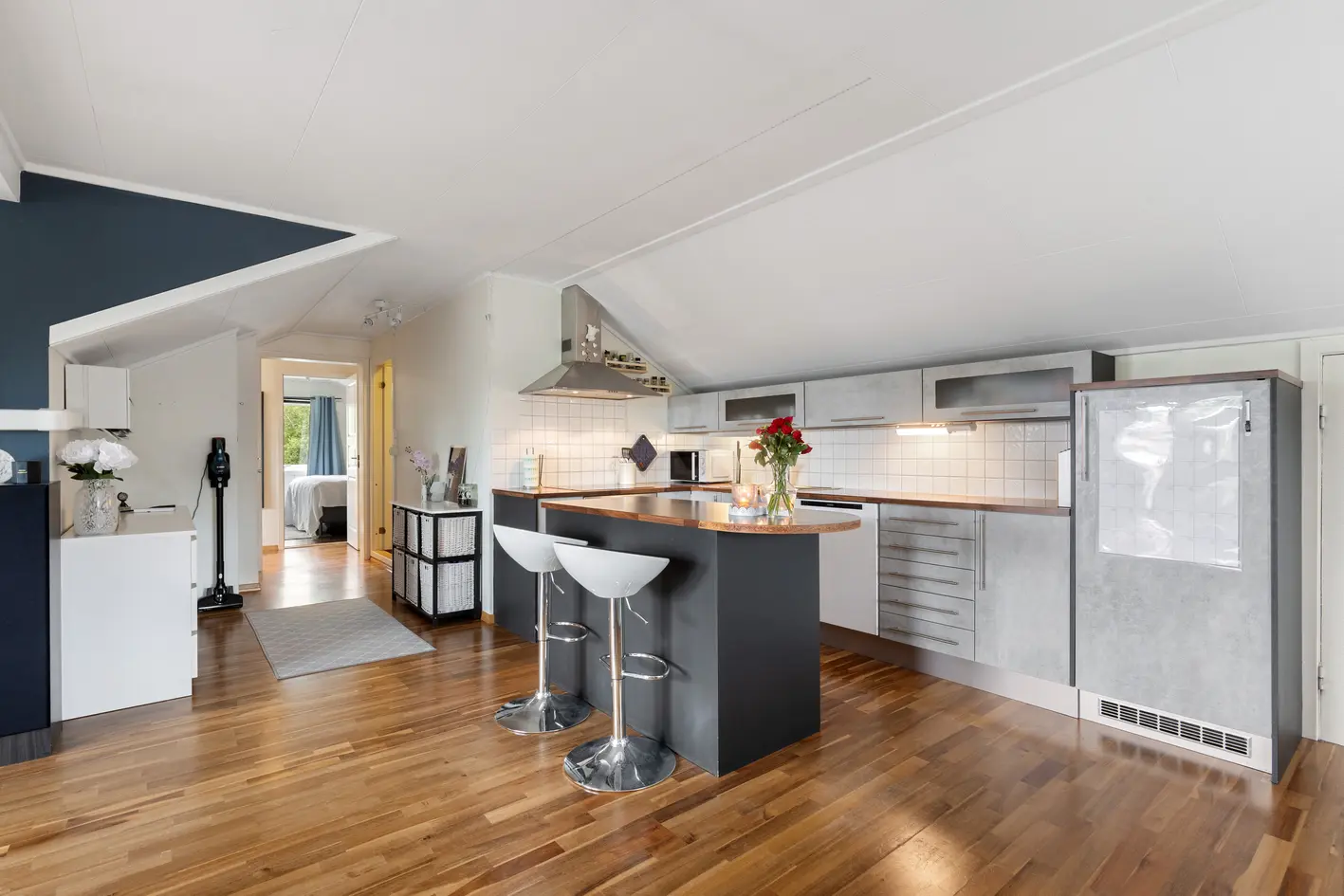 Lys og innbydende 3-roms toppleilighet på Selfors | Flott solrik balkong | To romslige soverom og walk-in garderobe  photo 4