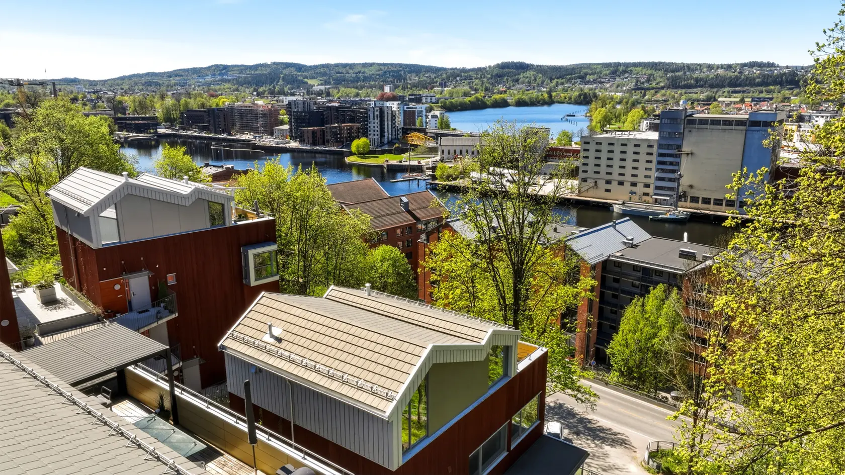 Toppleilighet i ytterste rekke med panoramautsikt. 2 sov, 2 bad, garasjeplass. Ingen fellesgjeld - lave bokostnader! photo 3