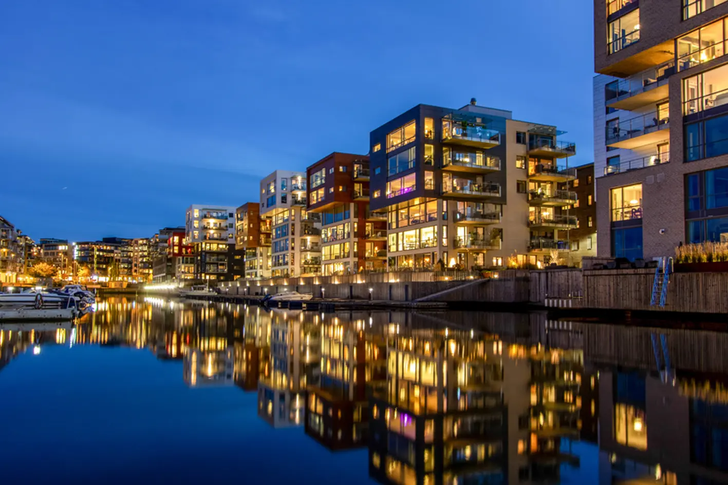 Eksklusiv rålekker bryggeleilighet i vannkanten på Kaldnes Brygge | 50 kvm terrasse | Unik sjanse - Må sees!