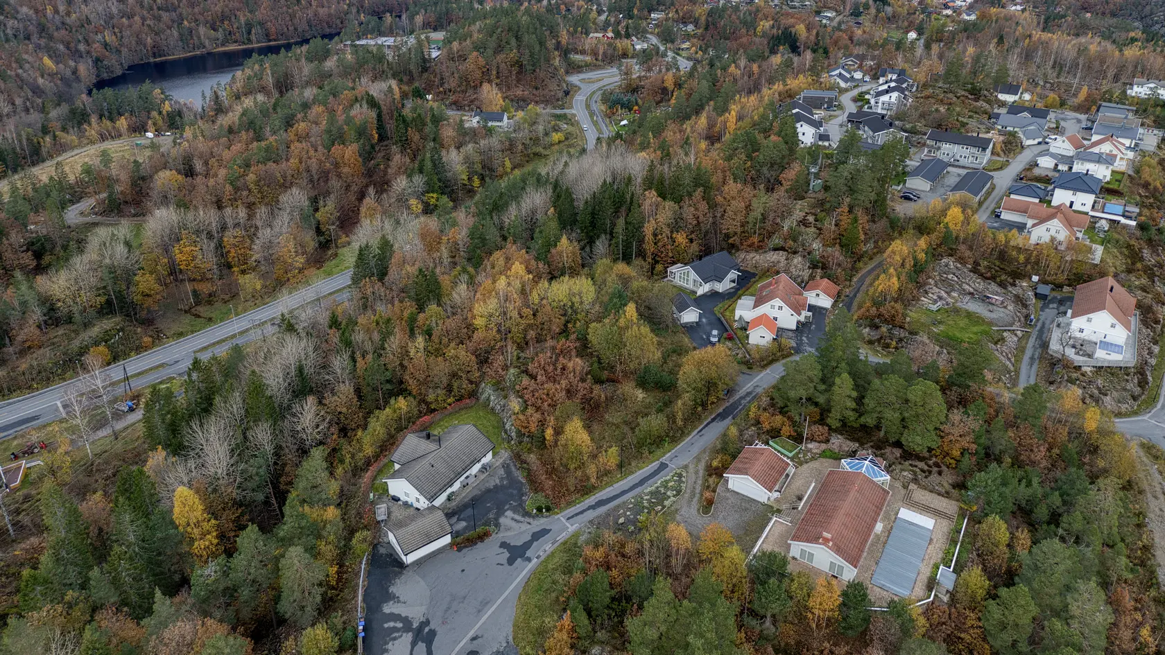 Stor tomt uten byggeklausul – solrik beliggenhet i populære Tvedestrand med nærhet til sjø og båtplass photo 5