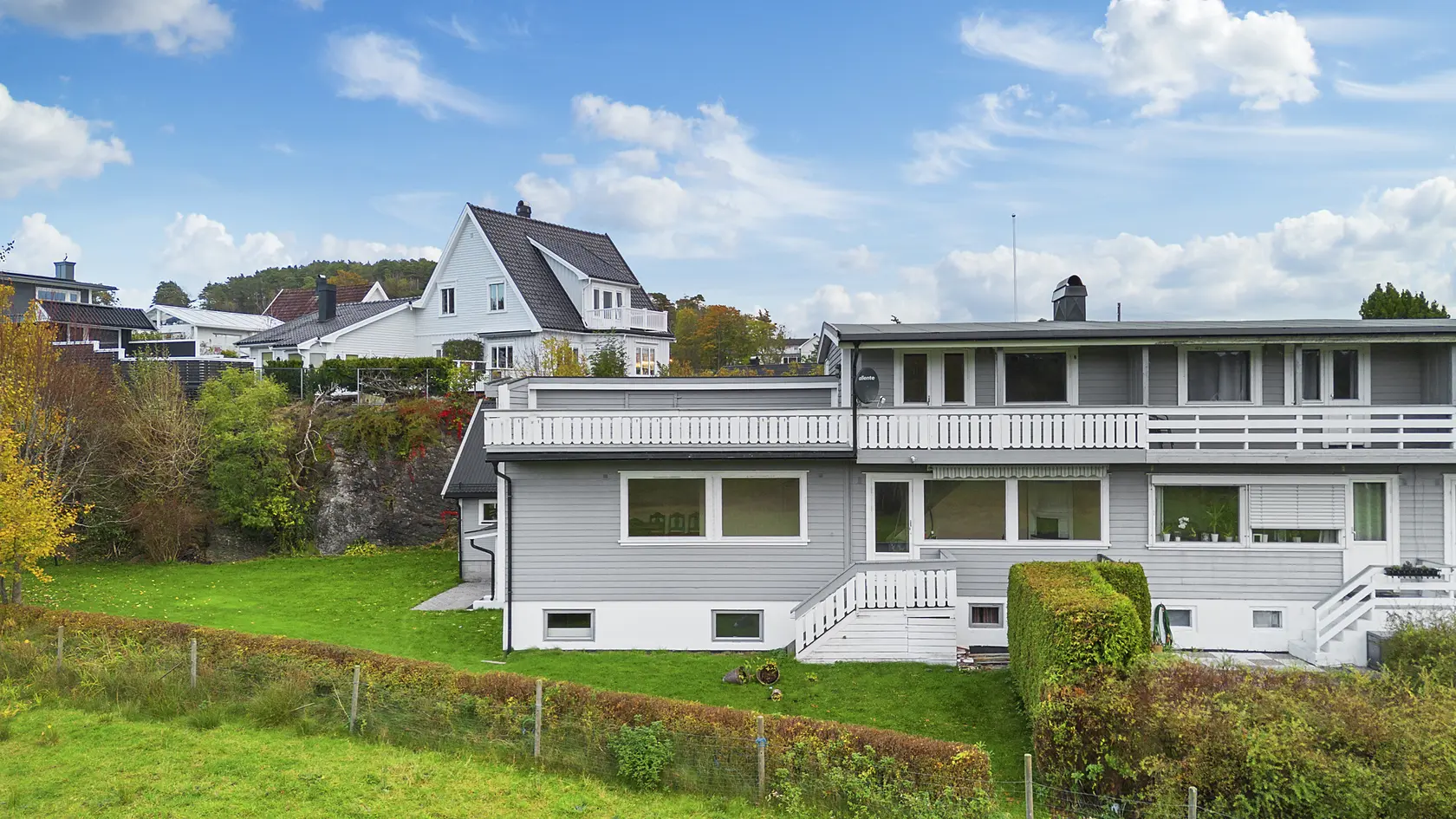 Rekkehus - 2 boenheter - Skattefri utleie totalrenovert hybel fra 2025 ved å bo i hoveddel. Stor dobbeltgarasje! photo 2