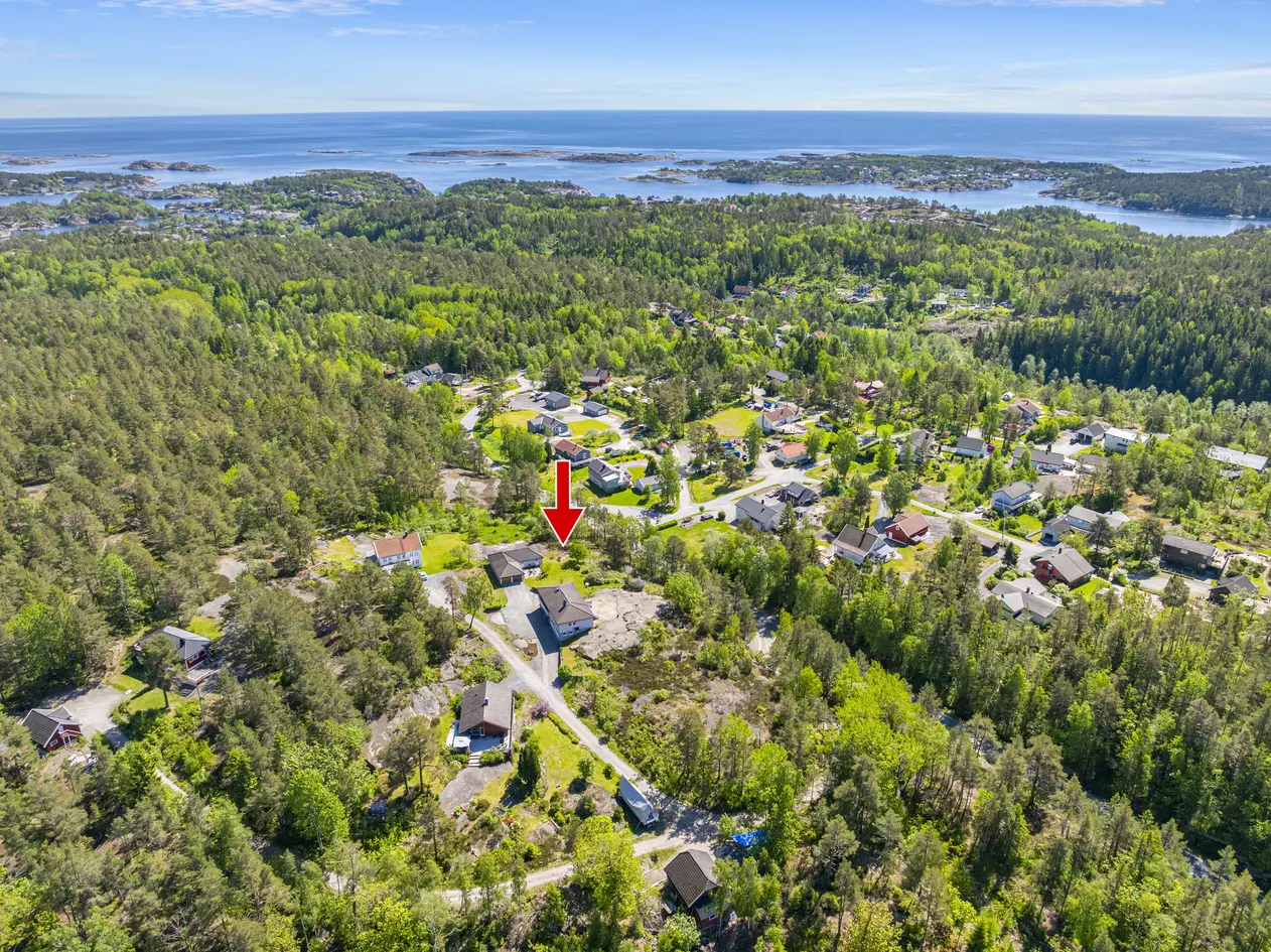 Innholdsrik enebolig på stor eiertomt | Gode solforhold | 3 sov, 2 stuer, 2 bad, badstue | Stor garasje m/ verksted photo 4