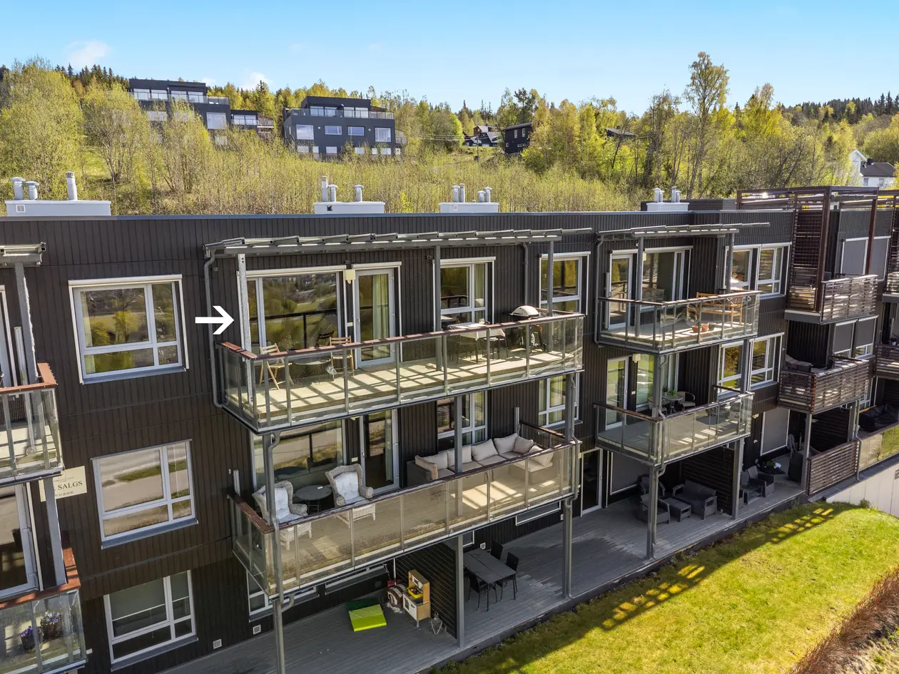 Moderne 4-roms toppleilighet | Fantastiske sol - og utsiktsforhold | 2 bad | Garasjeplass med elbillader| Nær marka photo 2