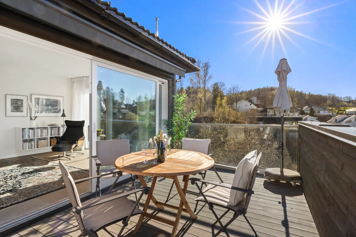 Lekker og moderne enebolig med hybel - Store terrasser - Dobbel garasje med takterrasse, vollen