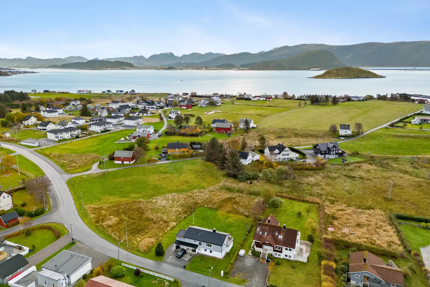 Boligtomt med 30% BYA i barnevennlig og solrikt område på Giske. photo 4