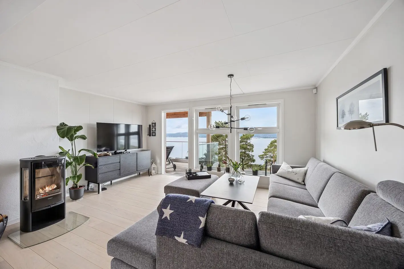 Påkostet 3-roms med panoramautsikt | Vestvendt terrasse | Enkel adkomst | Garasje photo 4