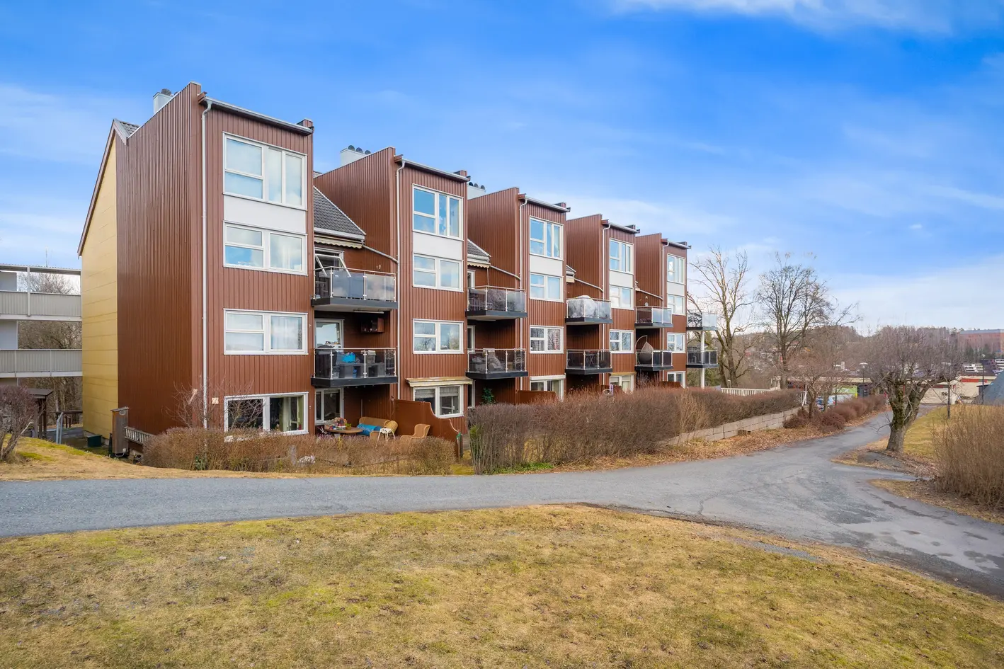 Innbydende & hyggelig duplex familieleilighet i barnevennlige & rolige omgivelser - To stuer - Solrik balkong - Garasje photo 3