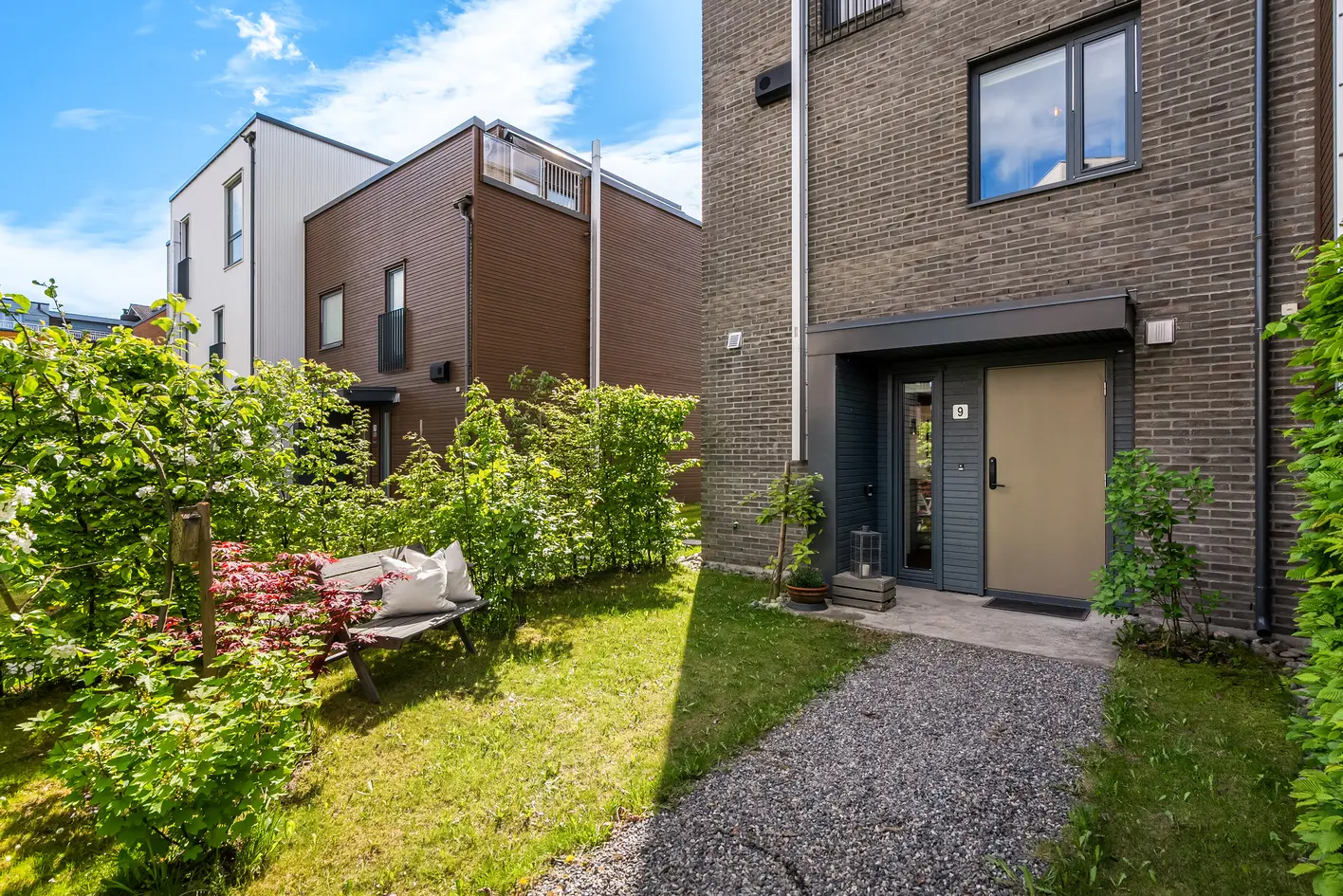 Lekkert enderekkehus fra 2017 I Store & solrike terrasser mot syd I Garasje m/elbil-lader & bod I Vannbåren varme photo 2