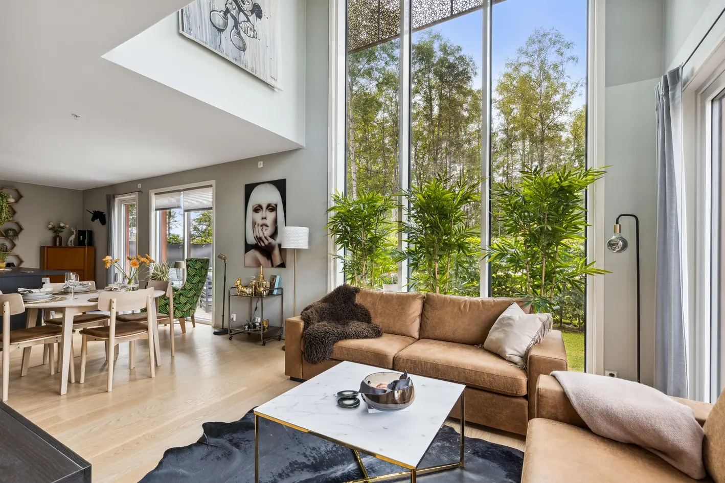 Rålekker 3-roms hjørneleilighet over to plan | Markterrasse og hage | Garasjeplass m/lader | 12 min. m/tog til Oslo photo 2