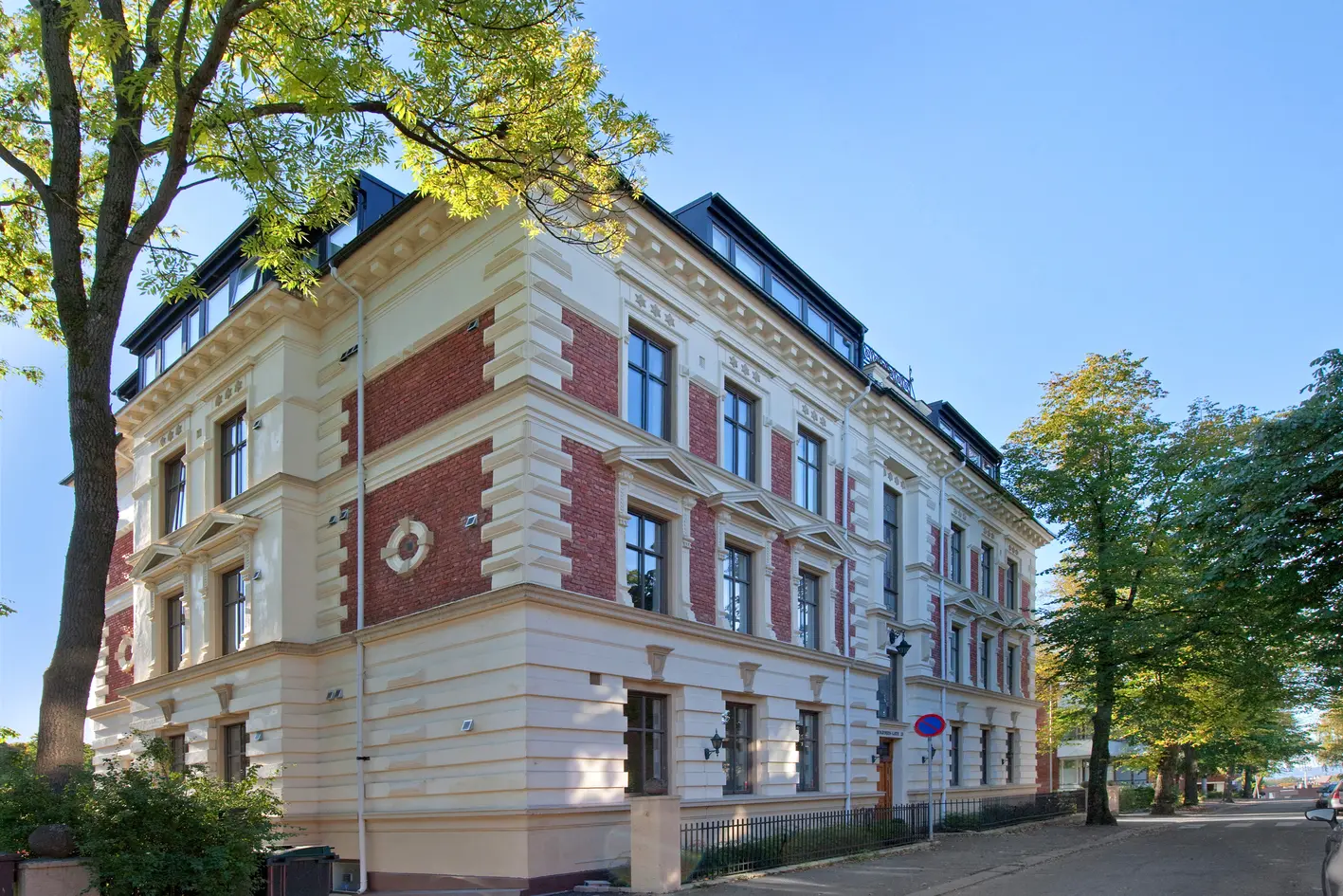 Lys og romslig 2-roms i klassisk bygård ved St. Hanshaugen | God takhøyde og store vinduer | Fyring & TV/internett inkl. photo 2