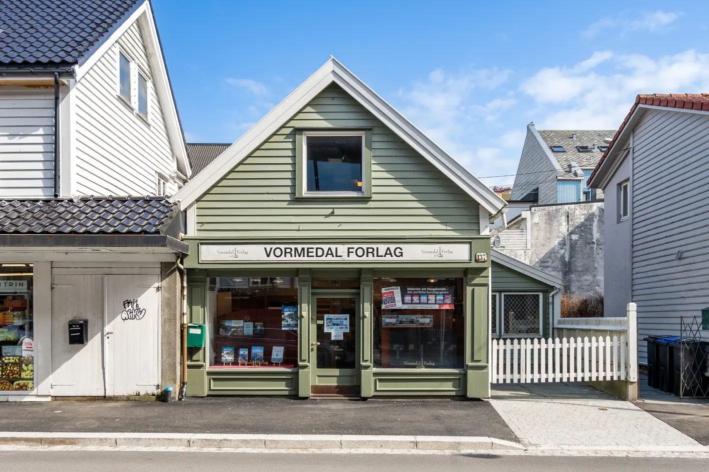 Commercial property, 139 m²