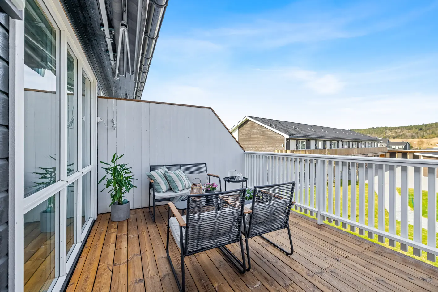 Pen og arealeffektiv 2-roms selveier fra 2016 | Vestvendt balkong på 11 m² | Carport | Sportsbod | God planløsning! photo 2