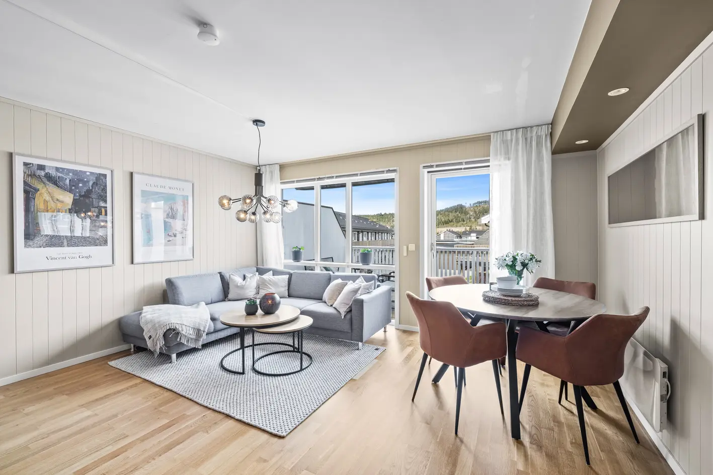 Pen og arealeffektiv 2-roms selveier fra 2016 | Vestvendt balkong på 11 m² | Carport | Sportsbod | God planløsning!