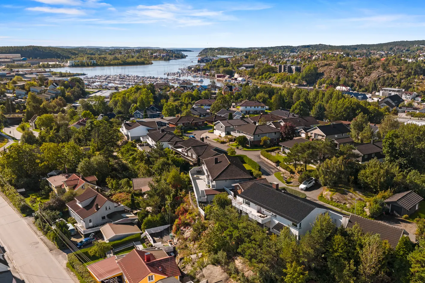 Arkitekttegnet familiebolig| Hybel | Skjermet og lettstelt tomt | Høyt og fritt med fin utsikt. photo 4
