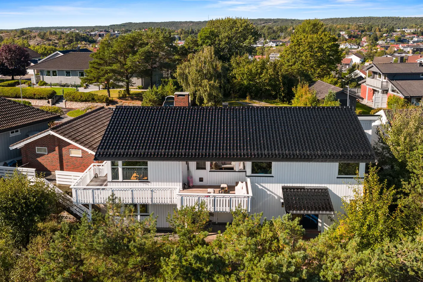 Arkitekttegnet familiebolig| Hybel | Skjermet og lettstelt tomt | Høyt og fritt med fin utsikt. photo 2