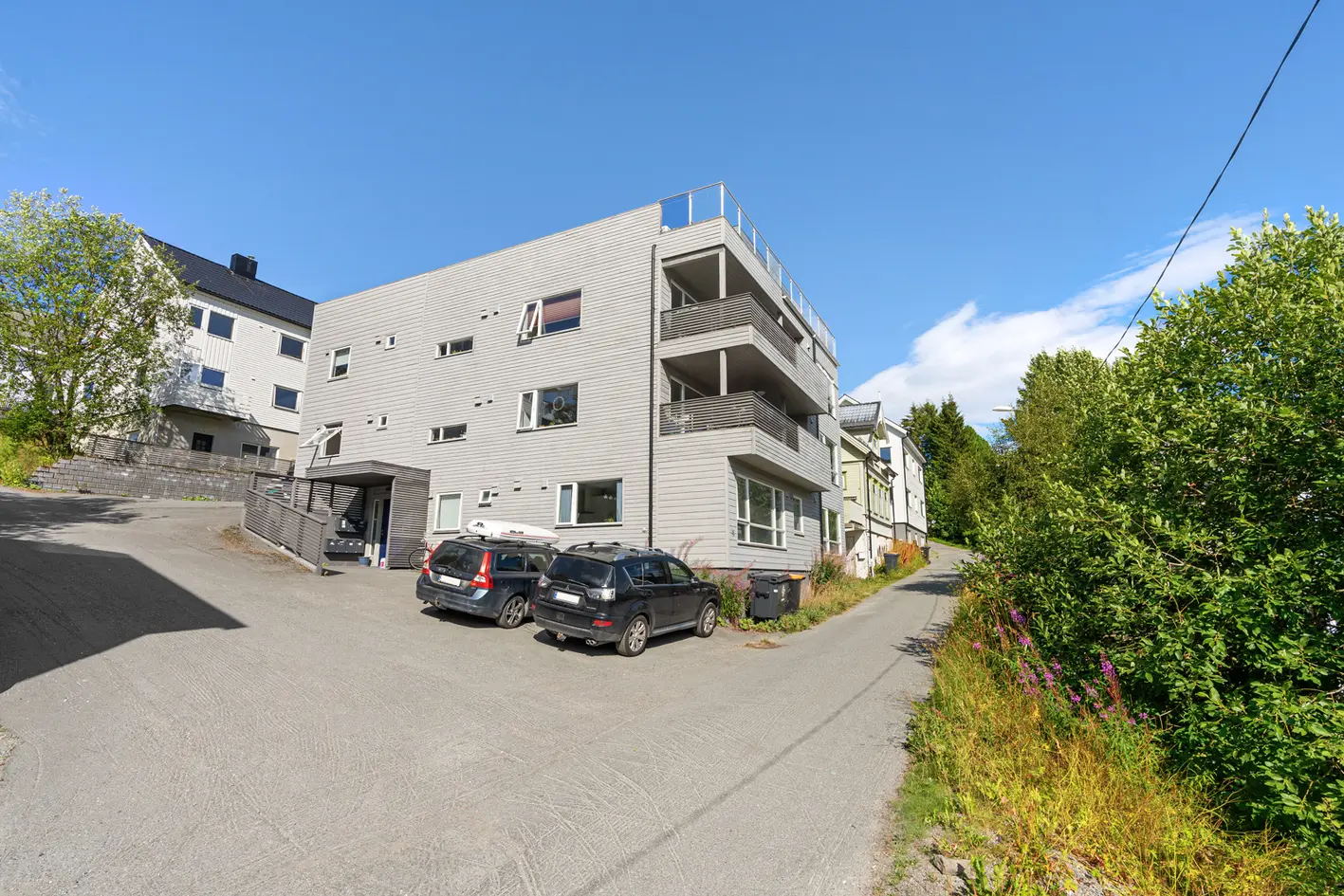 LEKKER 2-ROMS SELVEIER FRA 2007 | Moderne standard | Stor felles takterrasse | Lave felleskostn | Gåavstand til "alt" photo 3
