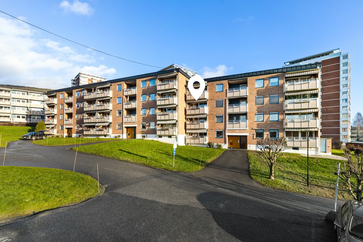 Lys og moderne 3-roms med peisovn, vestvendt balkong, garasjeplass og sentral beliggenhet på Åssiden photo 2